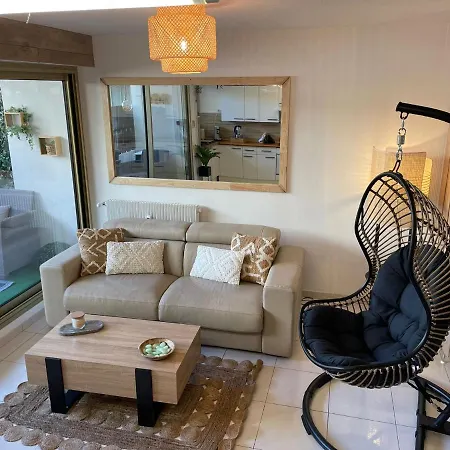 Centre De Les Pins 100m Plages Easy Check-in Apartment *